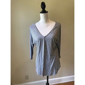 H by bordeaux V-Neck Top Size Large